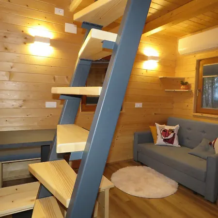 Turisticna Kmetija Okrslan * שקופיה-לוקה